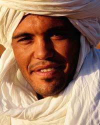 253,000 세계인구 : 18,800,000 주요언어 : Arabic, Moroccan Spoken