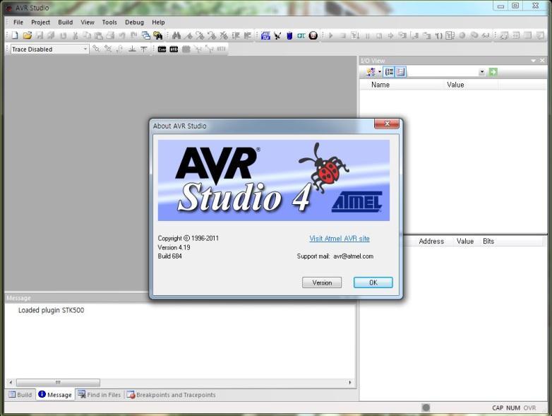 4.1 AVR Studio 를이용한프로그램다운로드 WINAVR 컴파일러를이용하여컴파일이완료되었다면, 이제 AVR Studio 라는 Atmel사에서제공하는통합환경프로그램을이용하여 AVR칩을프로그래밍하고디버깅을해보자.