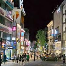 Dongseongro is the busiest shopping street in Daegu, full of the lively spirit of youth throughout the year.
