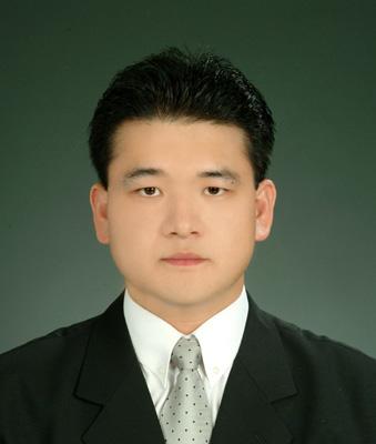~ 현재 : 인하대학교기계공학과교수 CAD/CAM/CAI, 마이크로생산시스템, 머신비전 김동우 (Dong-Woo Kim) [ 정회원 ] 마이크로절삭가공, 초정밀연마 2000 년 2 월 :