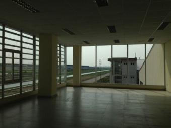 : 465 m2 (3층) 사무실임대료 6USD/ m2 /