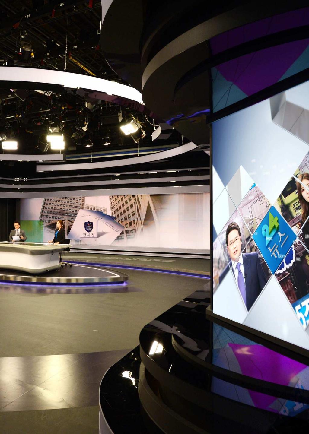 KBS WORLD 24는기존의 KBS1, 2TV에서선별된뉴스및교양 다큐멘터리프로그램들로편성되는고품격시사 정보전문채널로서국내외시청자들에게빠르고정확한정보를전달해드립니다.