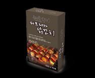 86, 정제수, 정제염, 대두, 밀외 825g(55gX15) X 12 팩 (9.9kg) 개봉후냉동상태로전자레인지나오븐에 3~5 분가열후섭취 숯불구이닭꼬치 가열양념육 ( 살균제품 ) 중국 닭다리살 95.