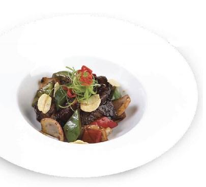 CHINESE CUISINE 중국요리 MEAT SELECTION 육류셀렉션 BLACK PEPPER BEEF TENDERLOIN With mixed capsicum,