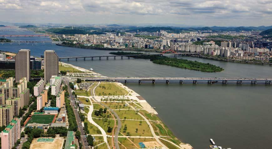 서울을바꾸는힘, 한강 2007~2030 한강은 한강의재탄생, 한강종합개발사업 흐른다 먼옛날부터우리민족의숨결을담아흐르며, 찬란한역사와자원이되어온한강은여전히서울중심부를가르며우리곁을지키고있습니다.