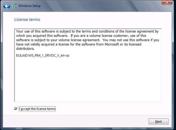 로컬 또는 원격 매체를 사용하여 수동으로 Windows Server 2012 R2 설치 8. Select the Operating System(운영체제 선택) 대화 상자에서 원하는 운영체제를 선택한 후 Next를 눌러서 계속합니다.