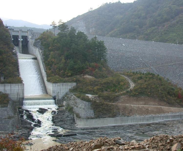 한국의댐은 19,000여개.