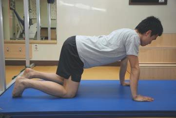 허리근육강화운동 허리근육강화운동은척추주변의근육을키워, 요통과척추측만을예방할수있다. 운동 1.
