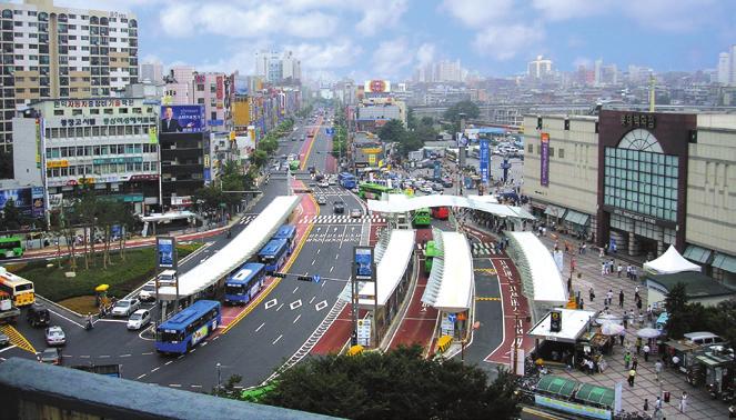 16 Seoul Public Transportation 서울의대중교통정책 17 중앙버스전용차로노선계획도 운영중 13 년시행 14~ 16 년시행 17 년이후검토대상 2012 년까지 12 개도로총연장길이 115.3km 네트워크완성 ( 향후총연장 223.