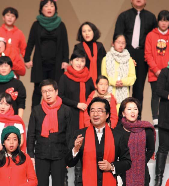 Nov 제 126 회정기연주회마에스트로나영수와함께하는사랑의명곡 2016 Bucheon Civic Chorale Dec 패밀리크리스마스콘서트하프와함께하는캐럴의축제 거리마다울려퍼지는캐럴의크리스마스를알리는 분위기속에부천시립합창단패밀리크리스마스콘 서트 하프와함께하는캐럴의축제 를준비하였다.
