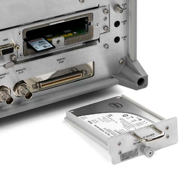 데이터보안유지 UXA 는가장엄격한데이터보안요건을충족하는다양한옵션을제공합니다. 예를들어, 착탈식 SSD(solid-state drive) 는계측기를하나의위치에서다른위치로의이동을손쉽게합니다.