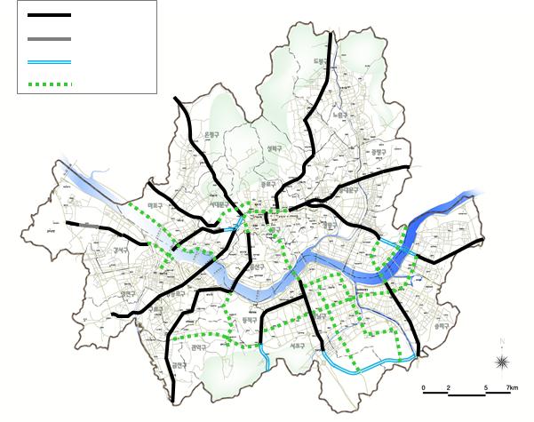 그림 2-17 서울시중앙버스전용차로현황및계획구간 운영중 2013년 14 16년검토대상 자료 서울시 (6) 보행및자전거활성화서울시는차없는거리, 저전거도로등을보다확대한다는계획이다. 자전거도로는현재 674 에서 2017 년 790, 2019 년 850 로연장할계획이며, 신설도로 10개사업에자전거도로를설계하여구축할예정이다.