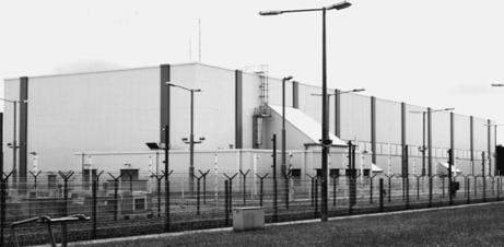 캐나다에서는 2003년 11월제정된핵폐기물법에따라담당기구인 NWMO가연구해야하는 3 가지가운데한방안으로발전소내에중간저장시설을설치하고 50 년동안저장하는부지내독립저장방식이고려되고있다 [ 황용수외 2008]. 마.