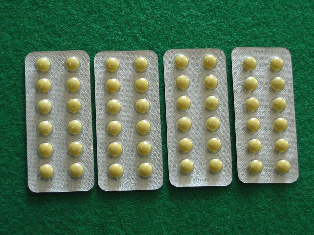 (7) 펜플루라민(Fenfluramine) 중국, 태국등지에서중국교포보따리장수, 관광객, 중국에본사를 둔인터넷사이트등을통해밀반입되고있는약물로중국산의경우 분불납명편 분미림편 섬수