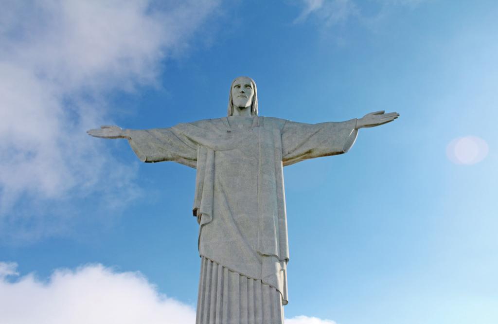 kr 폴란도우스키, 구세주그리스도 (1931). 콘크리트, 리우데자네이루, 브라질. 오늘의전례 너희는온세상에가서모든피조물에게복음을선포하여라. ( 마르 16,15-20 참조 ) 주님께서승천하신것은세상끝나는날까지언제나어디서나우리와함께계시기위해서입니다.