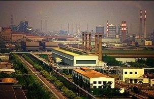 2000만톤이넘는세계적인철강업체이다. 중국전체철강생산량의 25% 이상을점유하고있으며종업원수 1만 4000명에달하는세계 5위의철강회사다.