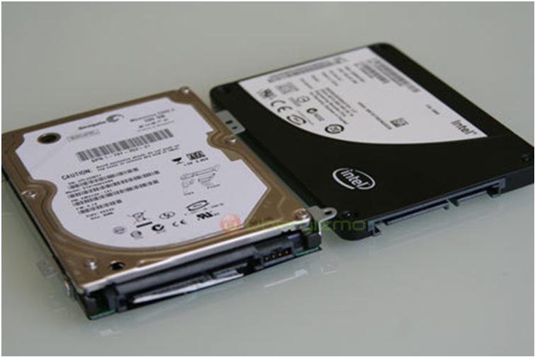 저장매체 반도체를이용한저장매체 SSD (Solid State Drive)