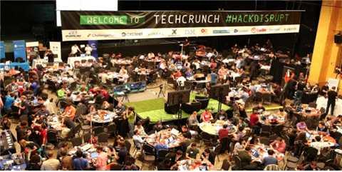 매년열리고있는컨퍼런스 (Conference) 로테크크런치 (Techcrunch) 가주최하고있음 - 매년 5월미국뉴욕에서열리며하반기인 9월에캘리포니아주샌프란시스코에서개최되는데연말에는유럽국가들에서도컨퍼런스를개최하고있음 - 스타트업배틀필드 (Startup Battlefield) 에서최종우승한기업에게는총 USD 5만달러가수여됨 - 2016