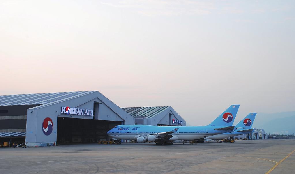Korean Air 1. 현재테크센터의민간항공기제작수준은어느정도인지요? B737 급항공기의자체생산능력은가능한지요? 지난 25년민항기및부품시장을개척하며다양한구조물설계및제작기술을축적해왔습니다.
