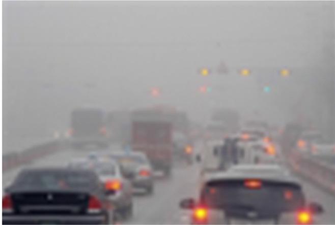 도로교통법시행규칙에서는안개, 비, 눈등으로인한기상악천후시최고속도의 20% 또는 50% 를감속하여주행하도록규정하고있다 (