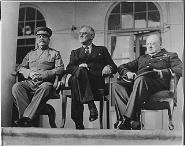 왼쪽부터장제스, 루즈벨트, 처칠, 쑹메이링 nd-british-prime-m inister-news-photo/ 613511232#preside nt-franklin-rooseve 2 차대전승리와 전후질서수립을위 한일련의정상회담 lt-and-british-prim