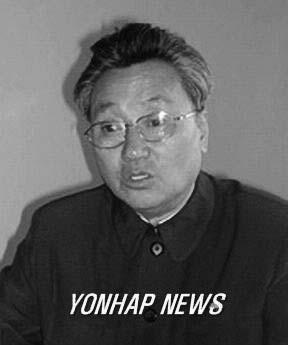 2005 년주요 [SBS 뉴스 ] 2005 년 5 월 12 일 남북공동 ' 겨레말큰사전 ' 편찬, 활발히진행 2005 남북학자들이공동으로제작하는 ' 겨레말큰사전 ' 편찬사업이북한에서활발히진행되고있습니다.