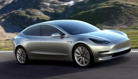 (32km) 주행, 3 만 4, 달러 ( 보조금포함시 3 만달러이하 ) 의저렴한가격제시 - 깔끔한인테리어, IT 기술활용한편의성도강점 - LG 전자 : 구동모터포함핵심부품 11 종공급 - Bolt EV 제조원가의 5% 공급 -> 5 년간 2 조원프로젝트로추정 Tesla Model 3: 예약판매량 1 주일만에 32