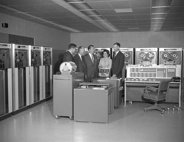 프로그램개발 당시진공관컴퓨터