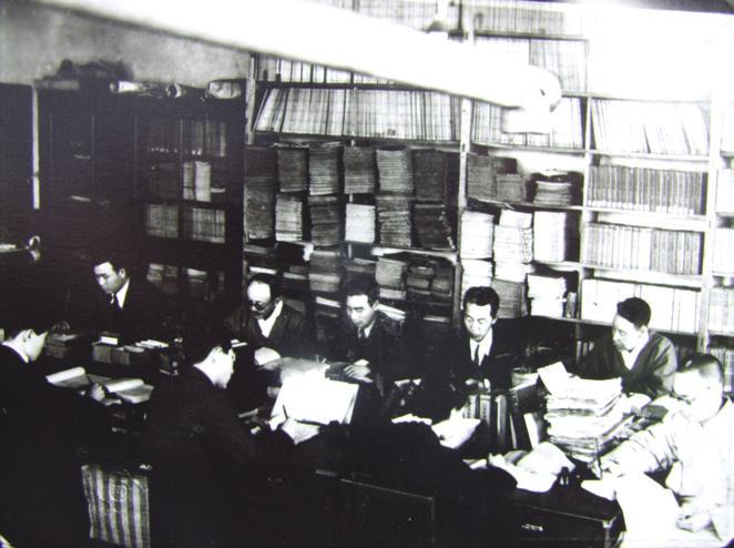 조선어연구회는 1926 년에는 가갸날 ( 한글날 ) 을제정하여기념하고 1927년부터는동인지 한글을간행하면서한글연구와보급운동에힘을쏟다가 1931년에 조선어학회로이름을바꿉니다.