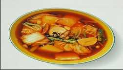 Jangkimchi Jangkimchi là một loại canh kim chi được làm từ củ cải, cải bắp muối cùng nhiều loại rau củ khác.