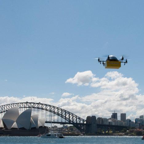 Drone 2.0은스마트폰이나태블릿등으로조종이가능한헬리콥터임. 비행고도의제어기술을개발하여종래에없었던초안정비행, 원터치로이착륙및자동정지비행이가능함.