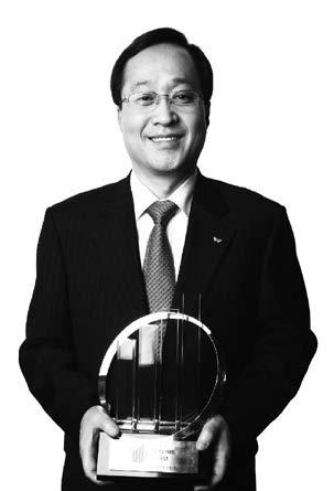 President of Korean Bar Association 장용성 매일경제주필 Yong Sung Jang Editor-in-Chief of