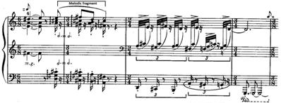 1920 년대스트라빈스키의피아노탐구와그결정체 <Serenade in A> 57 < 악보 12> mm. 5-8 오프닝카덴차가끝나고등장하는각각의 Section에서양손의역할은아주분명하다. 오른손은멜로디를담당하며왼손은철저히반주로서의역할을다한다.