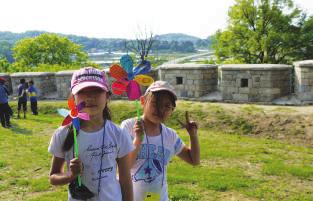기평화지킴이보조교사활동 22 파주북시티가을책잔치북녘어린이돕기부스활동 어깨동무어린이들은중국, 일본,