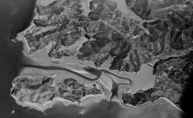 자연지리 구슬저수지 주포면일원 주교면주포면에서분리된면으로지질은주포면과유사하다 동쪽은중생대남포층군퇴적암으로된봉황산 으로둘러싸이고,