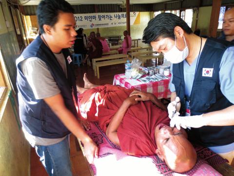 한국의료관광설명회 ( 미얀마 ) 미얀마지역은최상위층이주요잠재소비층으로, 한국유치 며상위병원으로갈수록민간소유비율이높아진다. 의료수준 또한한국계인기연예인인그레이스리 (Ms.