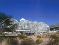 제 4 장저탄소녹색건축의국내 외사례 4) Biosphere 125) 애리조나투싼지역에위치한 Bioshpere는과학 (Science), 건축 (Architecture), 생태시스템 (Eco-system)