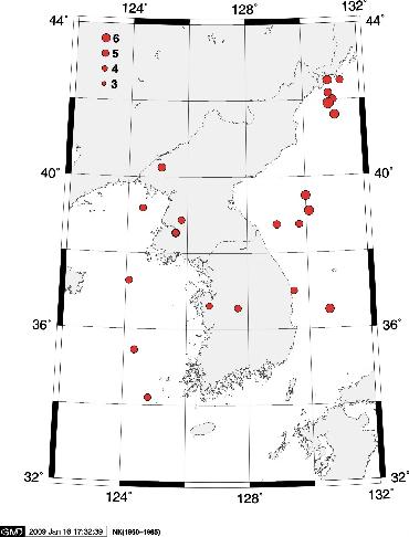 특히북한지역에대한기상청자료의경우대부분평양부근의서측부에분포하나동측부에는거의진앙이분포하지않는것과는많은차이를보이고있다. (a) (b) 그림 1.3.