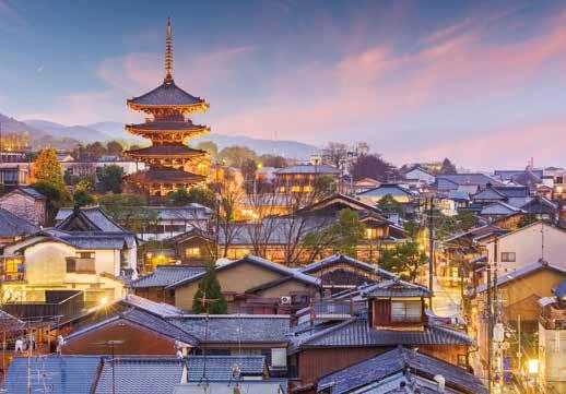日本の伝統の雰囲気を満喫する京都 日本の静かな都市京都は神社と寺 華やかな着物など日本の伝統文化を見て体験できる場所だ 大阪よりは観光名所が多く2~3