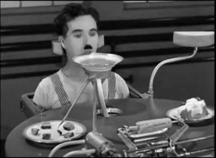 1 차시비인간형로봇 : 생활형 모던타임즈 [1936] [ 활동1] 찰리채플린과기계를작동하는사람들이곤혹스러워했던장면을기억해보자. 어떤기능을어떻게제어하면문제점을해결할수있는지아이디어를내고, 조별로발표해보자.