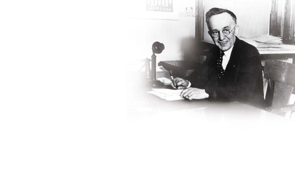 STORY 드레멜역사 80 여년간끊임없는혁신으로수공예애호가및전문가의작업에함께해온드레멜 알버트 J. 드레멜은 1932 년미국의위스콘신라신에드레멜제조회사를설립하였습니다.