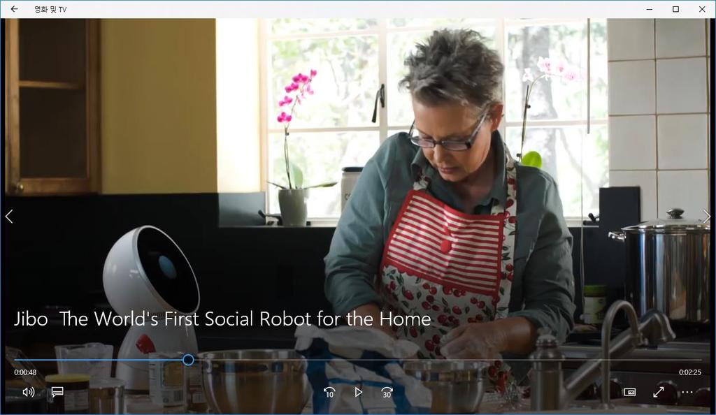 가정용로봇 Jibo MIT Media Lab 의신시아브리질교수가창업하여 14 년중반발표 기술스타트업들의크라우드펀딩사이트인 Indiegogo