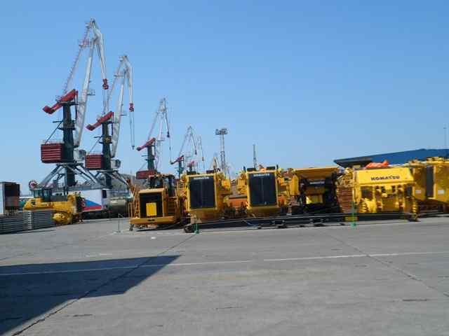 VICS Terminal Vostochny international Container -Container cranes -Yard cranes -Straddle carrier -Fork lifts www.vics.
