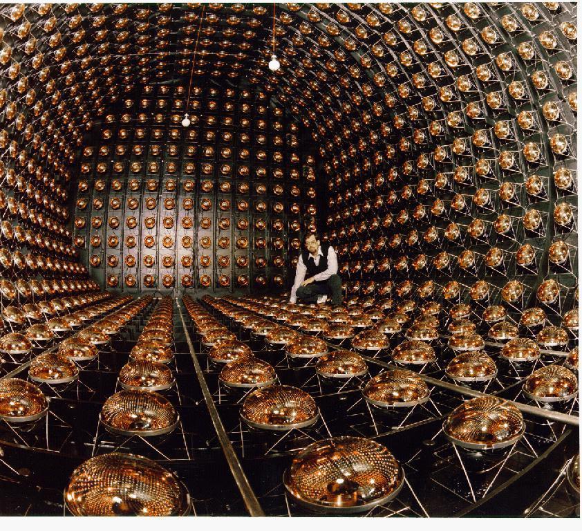 태양내부 : 관측 뮤온중성미자실험 - 1995 년 Los Alamos - 한종류의중성미자 ( 뮤온 ) 를다량생산 - 167 톤의 유아피부용기름 을채운검출기로다른종류의중성미자 (