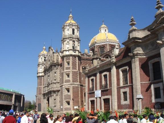 중소기업진출가이드 일 (San Pedro, 6 월 29 일 ), 동방박사의날 (Reyes Magos, 1 월 6 일 ), 성체축일 (Corpus Christi y San Antonio, 삼위일체대축일후의목요일, 6 월경 ), 로사리오성모축일 (Virgen del Rosario y San Sebastián, 10 월 7 일 ), 카르멘성모축일 (Virgen