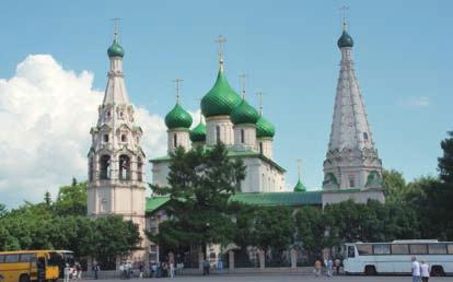 그림 6 성일리야교회 ( 출처 : www.yandex.ru) 야로슬라블주의중심도시인야로슬라블은키예프공국의공후야로슬라프무드리에의해 1010 년창건됐다. 바이킹의역사책에도언급되고있는야로슬라블은당시로스토프벨리키 (Ростов Великий) 공국의변방요새로출발했다.