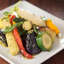 Other Japanese-style Salad 其他和风沙拉 그외일본식샐러드 A salad of raw vegetables with