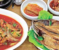 Wednesday) K orean dishes/ seafood hot pot, grilled mackerel,