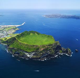 Must-see Tourist Attractions in Jeju Must-see Tourist