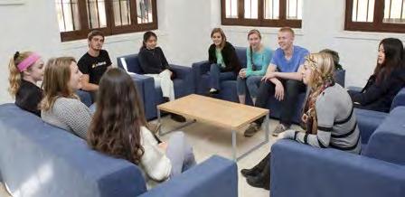 7. 에라스무스 (ERASMUS) 학생과국제교환학생들을위한언어강화과정 이과정은말라가대학교학부의조화를이루면서, 스페인어의수준을향상하고싶어하는에라스무스학생들과국제교환학생들을위해만들어진과정입니다. 수요에따라, 떼아띠노스 (Teatinos) 와엘에히도 (El Ejido) 의말라가대학교캠퍼스에서수업을제공하기위해노력할것입니다.